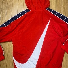美品✨️NIKEシャカシャカ素材Sサイズの画像