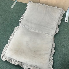 座椅子　家具　インテリア　リクライニング機能　グレーの画像