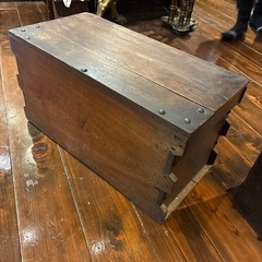 骨董品　収納の画像