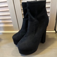 新品未使用　厚底ブーツ　の画像