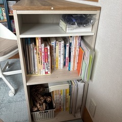 ニトリNクリックボックスとIKEA 椅子の画像