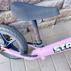 ストライダー ピンク　使用感あり　の画像