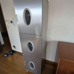 10/28引き取り限定●木製の3枚扉チェスト　まだ使えます！の画像