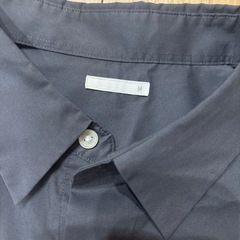 GUメンズ服　半袖シャツ　ダークグレー　Mサイズの画像
