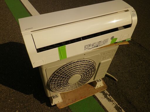 お取引中◆日立　6～8畳用エアコン　RASーAJ22L-W　2022年 　コンパクト設計　「エアコン内部クリーン」