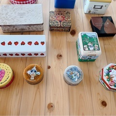 空き缶　12個　保存容器　ミッフィー　キティちゃん　スヌーピーミッキー　ディズニーの画像