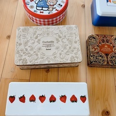 空き缶　12個　保存容器　ミッフィー　キティちゃん　スヌーピーミッキー　ディズニーの画像