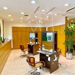 ★スタイリスト・アシスタント募集中★地域で愛される人気サロン☆有給休暇消化率98.5でプライベートも充実！の画像