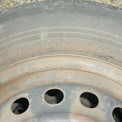 まだ使えます！　タイヤホイール 4本セット 145/80R13　2021年01週　鉄チンホイール(黒)　スズキ純正品の画像
