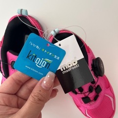 美品新品⭐️15.5cmキッズスニーカーの画像