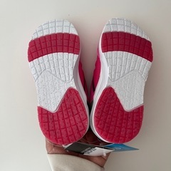 美品新品⭐️15.5cmキッズスニーカーの画像