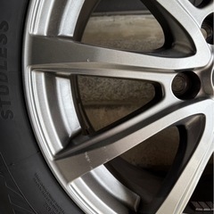 【昨年のみ使用】YOKOHAMA
スノータイヤ(225/65R17 1020G075)の画像