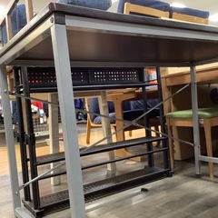 【在宅ワークや作業に最適！】デスク　ダークブラウン　入荷しました！の画像