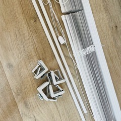 ニトリ カーテンレール　ブラインド160cmの画像