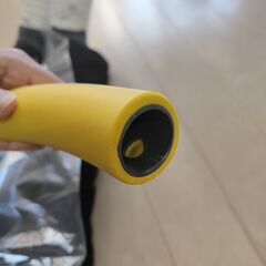 フラフープ　サイズ変更可能　やや傷あり　イエロー×グレーのスタイリッシュカラー　収納袋付きの画像