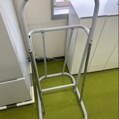 デスクチェア＆ぶら下がり健康器の画像