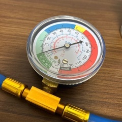 メーター付きガスチャージホース R134a用 ガス缶1本付きの画像