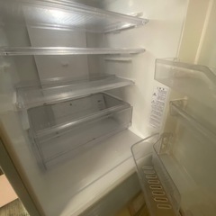 格安冷蔵庫4ドアの画像