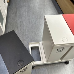 【ゴミ箱】【キャスター付き】【3連】クリーニング済み【管理番号1028】野の画像