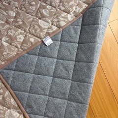 花柄カーペット ラグの画像