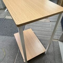 ニトリ　キャスター付きミニテーブルの画像