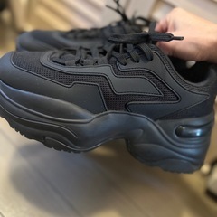 ZARA プラットフォームスニーカーの画像