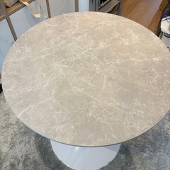 カフェ風丸テーブルの画像