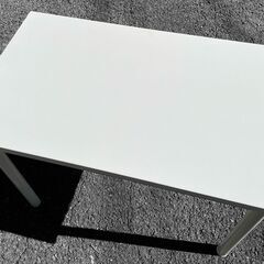 ニトリ　プレフェ　デスク　ホワイト ダイニングにも最適♪ おしゃれ♪の画像