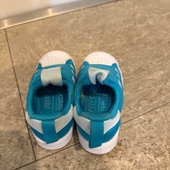 adidasスリッポン12.5cm
の画像
