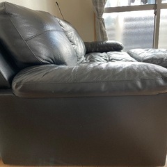 ニトリ3人掛けソファ　オットマン付きの画像