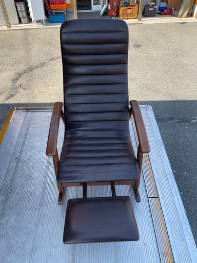 【MATSUDA】マツダ家具　ロッキングチェア　フットレスト付き　昭和レトロ MATSUDA】マツダ家具 ロッキングチェア フットレスト付き 昭和レトロ