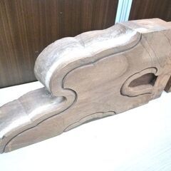 ① 建造物の一部 部材 彫刻 木製 レトロ 横幅 約84.5cm 厚み 約5.5cm 中古 苫小牧西店の画像