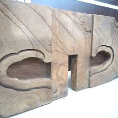 ① 建造物の一部 部材 彫刻 木製 レトロ 横幅 約84.5cm 厚み 約5.5cm 中古 苫小牧西店の画像