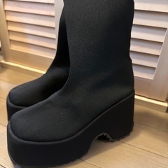 厚底ソックスブーツの画像