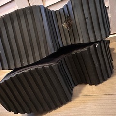 厚底ソックスブーツの画像