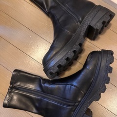 韓国風ミドルブーツの画像