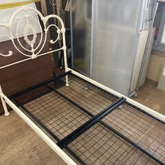 【愛品倶楽部柏店】シングルベッド 「F:ローラアシュレイ サマセットベッド」「M:(株)ひだインテリア コイルスプリングマットレス」 フレーム＆マットレスSETの画像