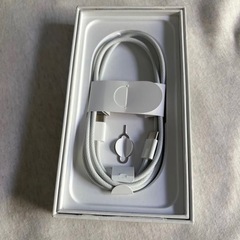iPhone16e バッテリー100% 美品の画像