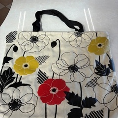 花柄バッグの画像