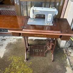 昭和のミシンアンティーク品の画像