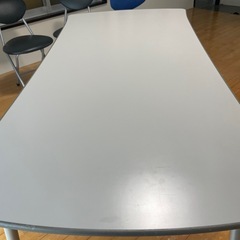 ミーティングテーブルの画像