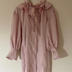 試着のみ❣️ストライプフリルシャツ　定価14,000円の画像