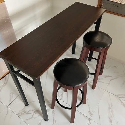 カウンターテーブルとカウンタースツール二脚 セット　天然木　北モダン