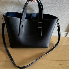 CHARLES & KEITH ショルダーバッグ 2way ポーチ付 の画像