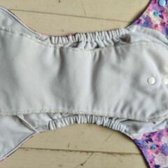 布おむつ　一体型　花柄　econaps ピンクパープルの画像