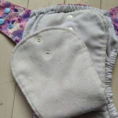 布おむつ　一体型　花柄　econaps ピンクパープルの画像