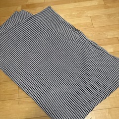 ラグ 140×220 可愛い柄 ソファにかけていましたの画像