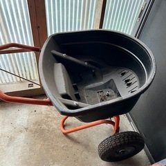 融雪剤散布機　融雪剤　手押し　肥料散布機　除雪　融雪の画像