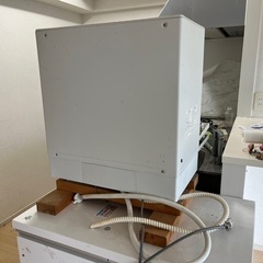 【Panasonic 食器洗い乾燥機】NP-TH1-W（2017年製）／ホワイト／動作確認済みの画像