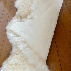 【IKEA】羊皮ムートンの画像